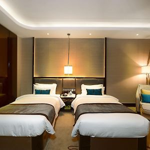 Premier Deluxe Twin Suite